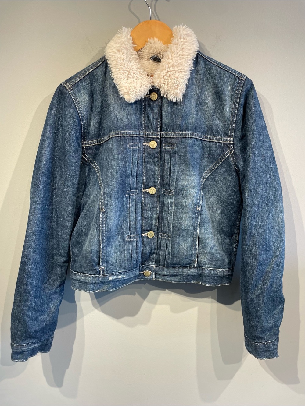 Levi's Blue Distressed Denim Jacket with Cream Sherpa Collar size M